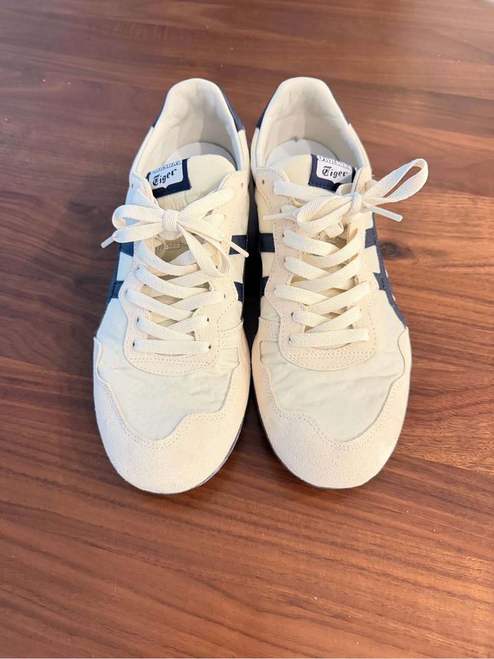 Onitsuka Tiger by Asics Cream and Navy Low-Top Sneakers - Picture 2 of 6